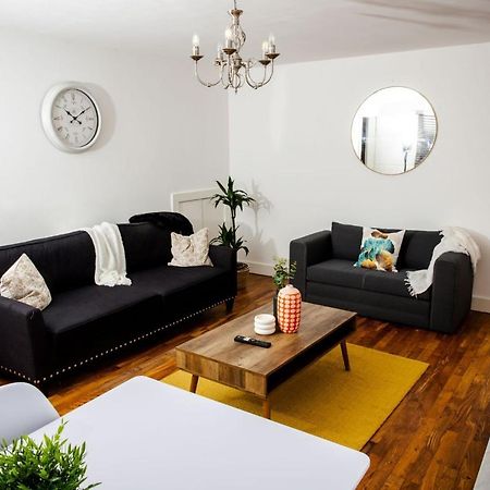 Tower Square House Villa อัลลอวา ภายนอก รูปภาพ