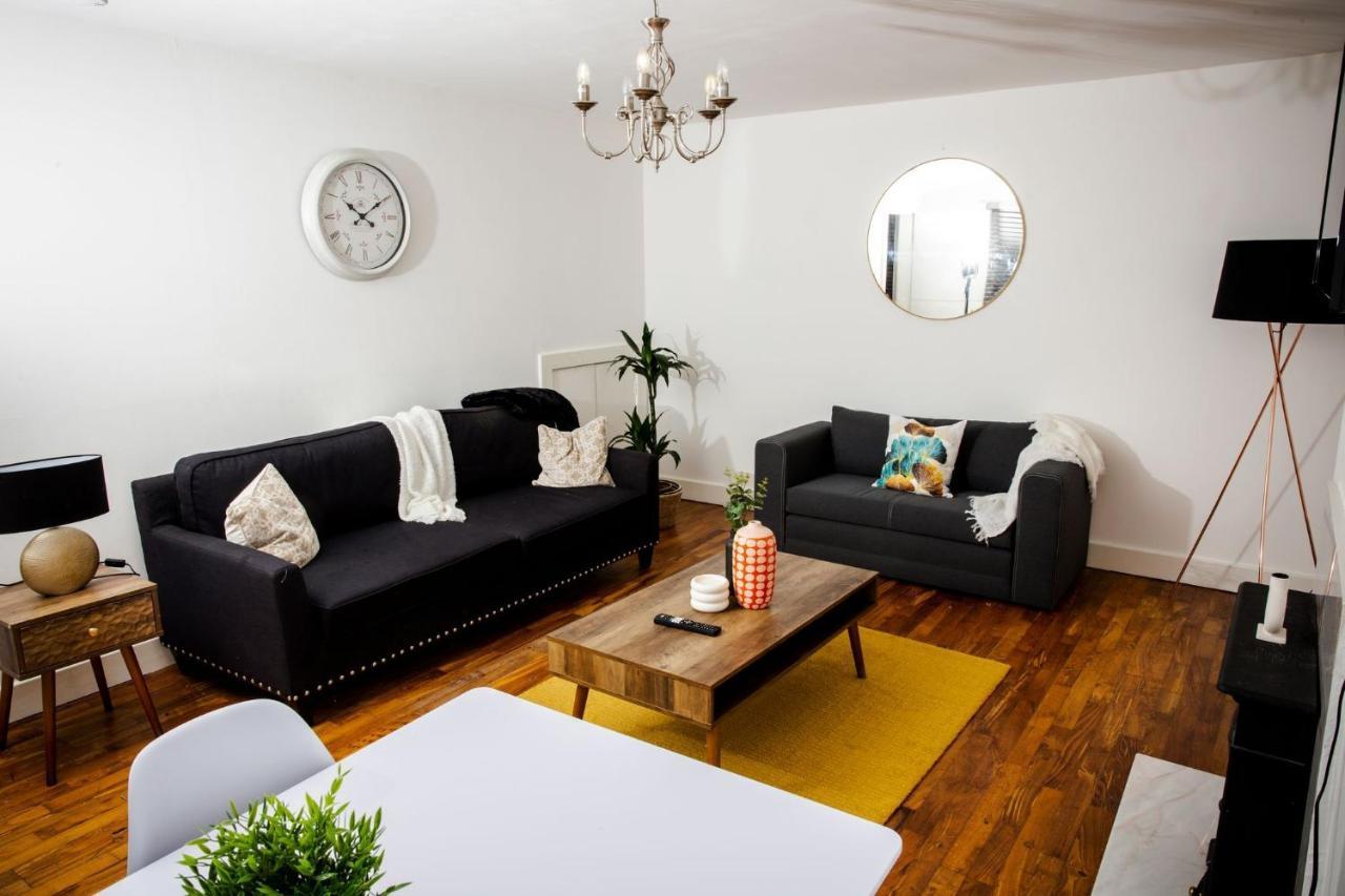 Tower Square House Villa อัลลอวา ภายนอก รูปภาพ