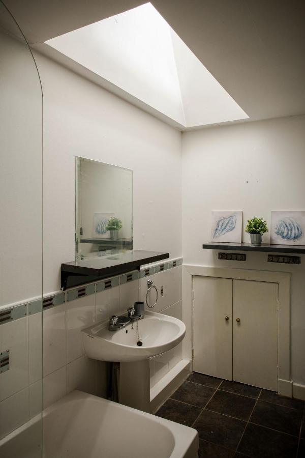 Tower Square House Villa อัลลอวา ภายนอก รูปภาพ